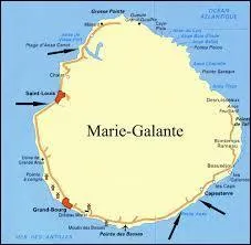 Combien y a-t-il d'habitants environ sur ce paradis terrestre ?