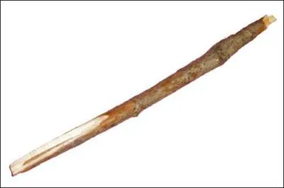 Ah ! Les portes des fen&ecirc;tres sont rarement bien align&eacute;es et pour les rehausser, on utilise soit un petit bout de bois ou de pierre. Mais cela a un nom, lequel ?