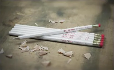 Sur nos crayons gris avec gomme, il y a un petit embout m&eacute;tallique. Alors quel son nom ?