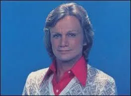 Cette année-là, à quelle personne au cur d'or a-t-on dit "adieu" ?