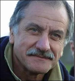 Oui, je sais cet homonyme est vraiment tiré par les cheveux, mais pour finir, je n'ai pas pu m'en empêcher. Deux homonymes à trouver, fête familiale de fin d'année et personne cher à mon coeur.