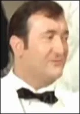 Dans " Le Grand Restaurant ", il joue le rôle d'un serveur. C'est Louis de Funès qui joue le rôle de son patron. Justement, quel est le nom de ce patron ?