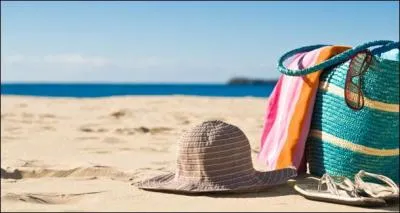 On peut évidemment le faire sur une plage, mais le sable ça irrite, trouvez le nom du groupe : Ce soir j'irai danser le mambo -- Au Royal Casino sous les lambris rococo !