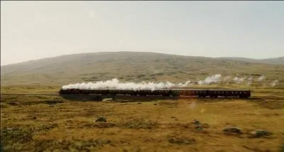 Le Poudlard Express est donc le train qui emmène les élèves au château de Poudlard. De quelle période date-t-on approximativement la construction et donc la mise en service du Poudlard Express ?