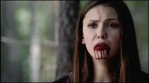Dans quelle saison Elena devient-elle un vampire ?