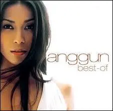 Anggun représenta la France à l' « Eurovision » en 2012 avec la chanson « Écho (You and I) ».