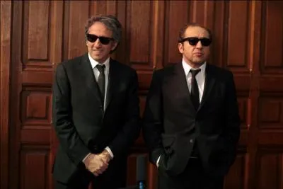 Petit clin d'oeil, aux acteurs de la question 1, dans le Star 80, avec...