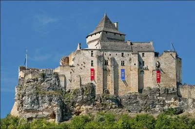Quel département ne touche pas à celui de la Dordogne ?