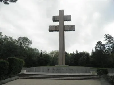 Le département de la Haute-Marne n'est pas frontalier de celui :