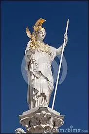 La déesse de la sagesse, mais aussi de la guerre. Bienveillante et protectrice, les Grecs la considéraient d'un très bon il.