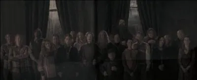 Le 31 Octobre 1981, Lord Voldemort se rend à Godric's Hollow pour tuer la famille Potter. Remus Lupin apprend ce qu'il s'est passé peu après. Où était-il le soir de la fête d'Halloween en 1981 ?