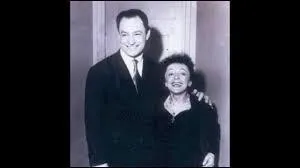 Compl&eacute;tez les paroles de cette chanson de Charles Dumont : &laquo; Le temps de commencer ou de finir, le temps d'illuminer ... &raquo;