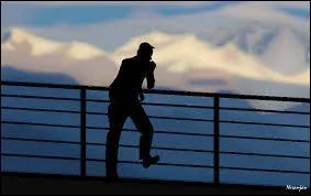 L'observation méthodique, par soi-même, de ses états de conscience et de sa vie intérieure :