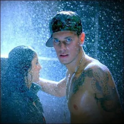 Quel est ce clip qui fut une de ces premières chansons ?