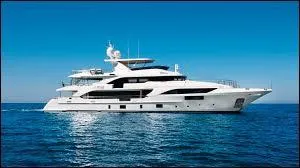 C'est un bateau de plaisance. C'est le...