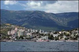Yalta est une ville se situant en...
