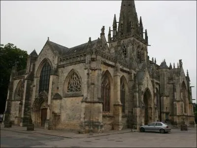 La ville de Carentan où vous verrez l'église romane Notre-Dame se trouve dans le département :