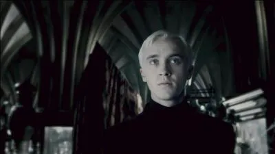 Drago Malefoy : "J'ai peut être jeté un sort à Katie Bell, peut-être pas, ça vous va ?"
Severus Rogue : "J'ai juré de vous protéger. J'ai fait le Serment Inviolable ! "
Drago Malefoy : "J'ai pas besoin qu'on me protège ! "
Severus Rogue : "Vous avez peur Drago. Laissez-moi vous aider."
Drago Malefoy : "Non ! Ce sera ma gloire ! Il m'a choisi pour ça ! "