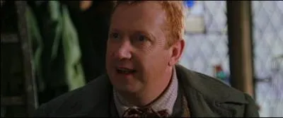Molly Weasley : "Tes fils ont pris la voiture volante pour aller délivrer Harry."
Arthur Weasley : "C'est vrai ? Et elle a marché ? Euh je veux dire non les enfants, ce n'est pas bien du tout ! "