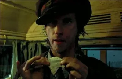 "Qui est cet homme ?"
"Qui est cet homme ? Tu demandes qui est cet homme ?"
"Mais c'est Sirius Black voyons. C'est un meurtrier."