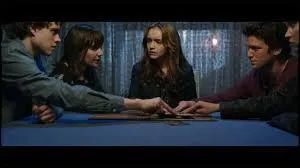 Lors de la première séance de ouija, que recherchent-ils ?