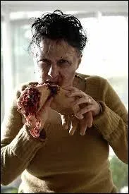 Par lequel de ces termes désigne-t-on l'acte de consommer de la chair issue d'un cadavre ?