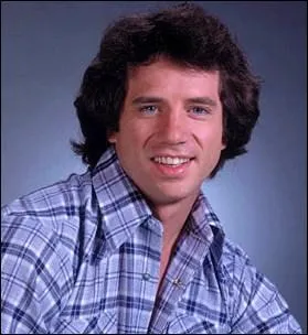 Il est la voix française de Luke Duke dans la série américaine...