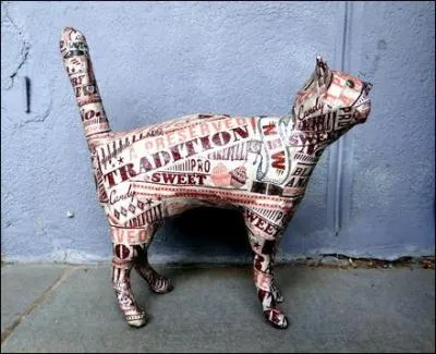 En quelle sorte de papier est fait ce chat ?