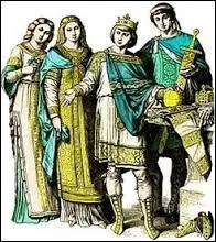 Qui est le premier de la lignée des Carolingiens ?