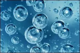 Cette fille nous manipule et ment à tout le monde, c'est évident. Trouvez l'expression qui peut convenir à cette phrase !