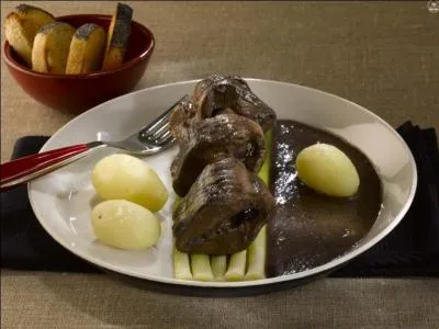 La lamproie aux poireaux est un plat en sauce à base de poisson plat.