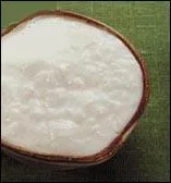 Le koumys, soupe au lait, se consomme chaud avec du pain.