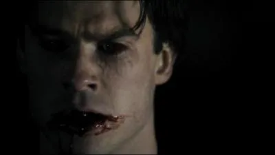 Lors de la saison 5, Damon est résigné à :