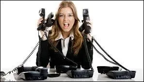 Llona reçoit des appels téléphoniques obscènes de la part d'une fille. Elle l'a reconnue, c'est une fille de sa classe, Ophélie. Llona lui a dit d'arrêter, mais Ophélie la menace de diffuser des rumeurs si elle en parle.