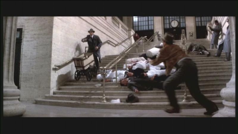 Hommage du cinéaste Brian de Palma au film d'Eisenstein cité en question 15, cet escalier où se déroule aussi une action dramatique est celui du film...
