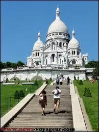 Cet escalier parisien qui mène au Sacré-Coeur est un élément important d'un film délicieusement poétique et merveilleux, dans lequel un nain de jardin fait le tour du monde. C'est celui...