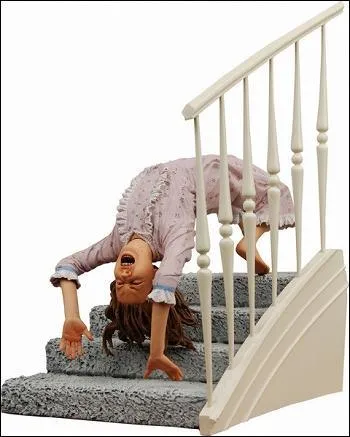 Cet escalier est le terrain d'une action terrifiante de ce film terrifiant, film qui causa des évanouissements et des malaises dans les cinémas où il était projeté. C'est celui...