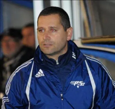 Avec quelle équipe de foot travaille désormais Philippe Leclerc, ancien entraîneur du Poitiers FC ?