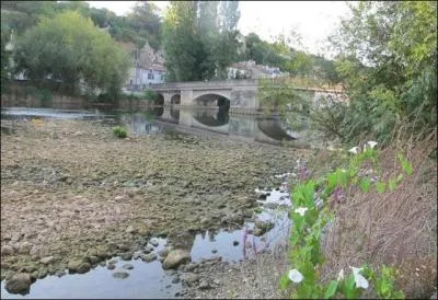 Quelle a été la consommation d'eau des Poitevins en juillet ?