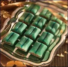 Le "coussin de Lyon" est une confiserie à base de chocolat et de...