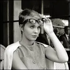Septembre : Jean Seberg avait le premier rôle aux côtés de Jean-Paul Belmondo dans ''À bout de souffle'' . Qui était le réalisateur de ce film ?