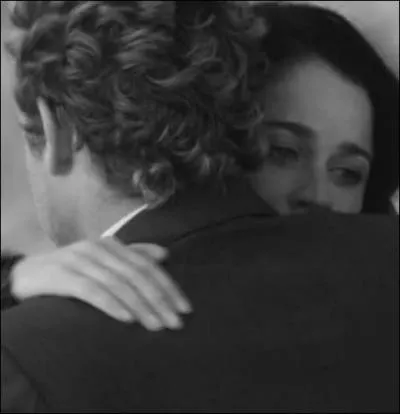 Avant de rencontrer les personnes inscrites sur la liste des suspects de John le Rouge, Jane veut protéger Lisbon. Que font-ils ?