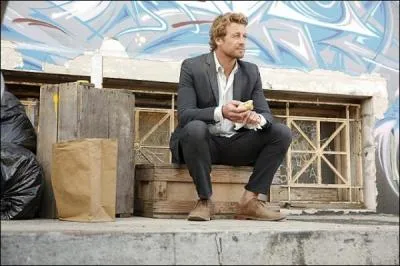 Le FBI refuse. Jane ne veut donc pas travailler avec eux. Comment fait-il pour les faire céder ?