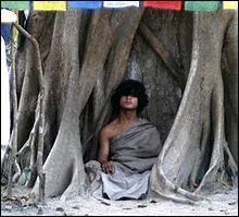 Avez-vous déjà entendu parler de Ram Bahadur Bomjon ? Il a attiré de nombreux visiteurs dans son pays à partir de 2005. Pour quelle raison ?