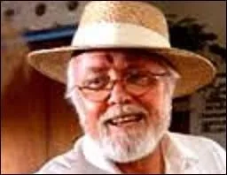 Comment s'appelle le propriétaire de Jurassic Park ?