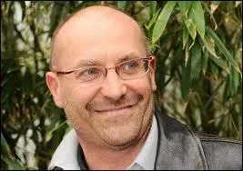 Un deuxième hommage dans ce quiz pour...