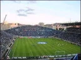 Quelle est la contenance du stade Vélodrome ?