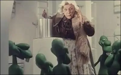 Cette charmante mamie avec ces martiens nous font la promotion des pâtes Lustucru. Quel est le prénom de cette mamie ?