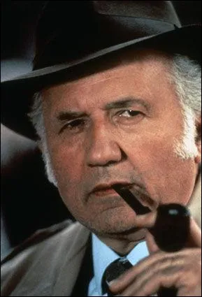 Maigret à la télévision et directeur de cirque.