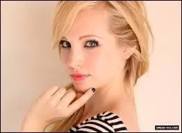 Caroline est connue pour être...